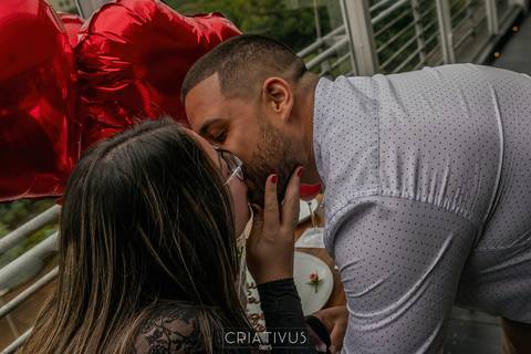 Foto e Vídeo criativo para o Pedido de Casamento surpresa romântico no Restaurante Esther'