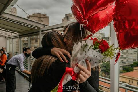 Foto e Vídeo criativo para o Pedido de Casamento surpresa romântico no Restaurante Esther'