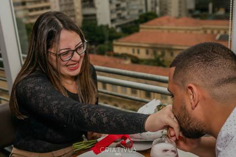Foto e Vídeo criativo para o Pedido de Casamento surpresa romântico no Restaurante Esther'
