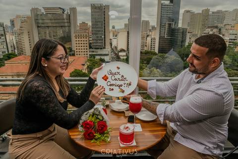 Foto e Vídeo criativo para o Pedido de Casamento surpresa romântico no Restaurante Esther'
