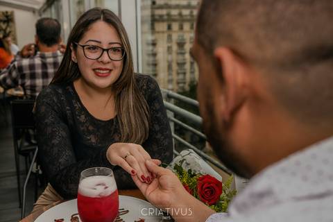 Foto e Vídeo criativo para o Pedido de Casamento surpresa romântico no Restaurante Esther'