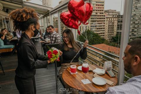 Foto e Vídeo criativo para o Pedido de Casamento surpresa romântico no Restaurante Esther'