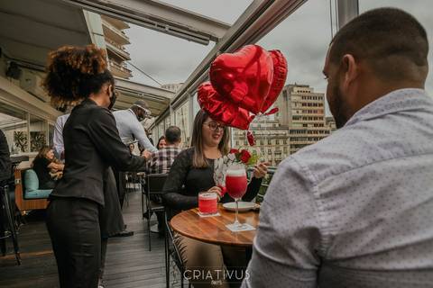 Foto e Vídeo criativo para o Pedido de Casamento surpresa romântico no Restaurante Esther'