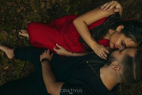 Inspiração e ideias ensaio fotográfico pré casamento de casal Cachoeira do Saltão Brotas SP'