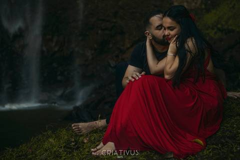 Inspiração e ideias ensaio fotográfico pré casamento de casal Cachoeira do Saltão Brotas SP'