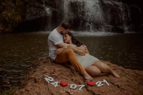 Inspiração e ideias ensaio fotográfico pré casamento de casal Cachoeira do Saltão Brotas SP'