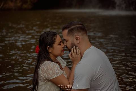 Inspiração e ideias ensaio fotográfico pré casamento de casal Cachoeira do Saltão Brotas SP'