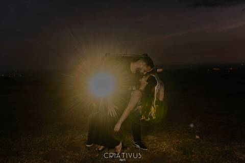 Inspiração e ideias ensaio fotográfico pré casamento de casal Morro do Fogão Brotas SP'