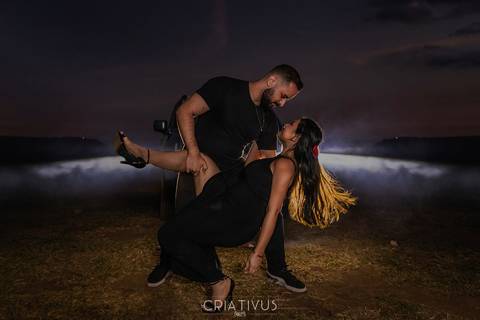 Inspiração e ideias ensaio fotográfico pré casamento de casal Morro do Fogão Brotas SP'