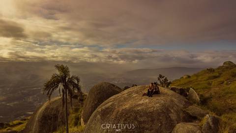 Inspiração e ideias ensaio fotográfico pré casamento de casal Pico do Olho d'Água Mairiporã - SP'