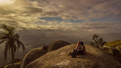 Inspiração e ideias ensaio fotográfico pré casamento de casal Pico do Olho d'Água Mairiporã - SP'