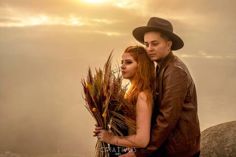 Inspiração e ideias ensaio fotográfico pré casamento de casal Pico do Olho d'Água Mairiporã - SP'