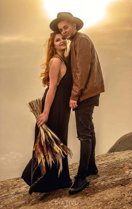 Inspiração e ideias ensaio fotográfico pré casamento de casal Pico do Olho d'Água Mairiporã - SP'