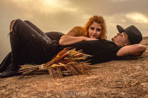 Inspiração e ideias ensaio fotográfico pré casamento de casal Pico do Olho d'Água Mairiporã - SP'