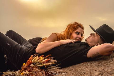 Inspiração e ideias ensaio fotográfico pré casamento de casal Pico do Olho d'Água Mairiporã - SP'
