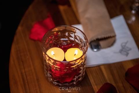 Foto e Vídeo criativo para o Pedido de Casamento surpresa romântico no  restaurante Esther Rooftop'