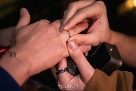 Foto e Vídeo criativo para o Pedido de Casamento surpresa romântico no  restaurante Esther Rooftop'