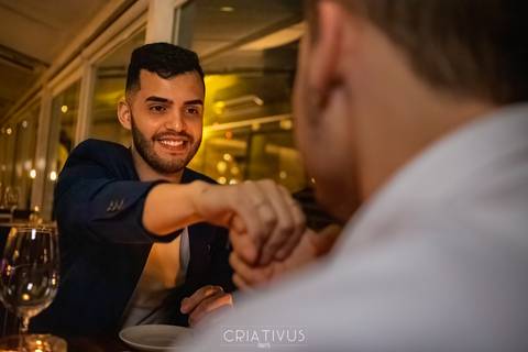Foto e Vídeo criativo para o Pedido de Casamento surpresa romântico no  restaurante Esther Rooftop'