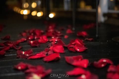 Foto e Vídeo criativo para o Pedido de Casamento surpresa romântico no  restaurante Esther Rooftop'