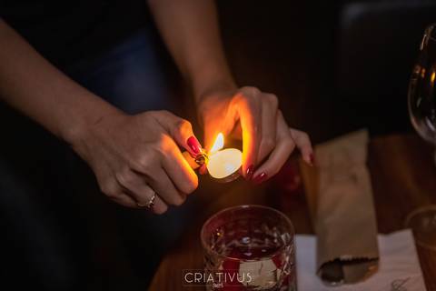 Foto e Vídeo criativo para o Pedido de Casamento surpresa romântico no  restaurante Esther Rooftop'