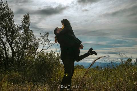 Inspiração e ideias ensaio fotográfico pré casamento de casal Pedra Grande Atibaia '