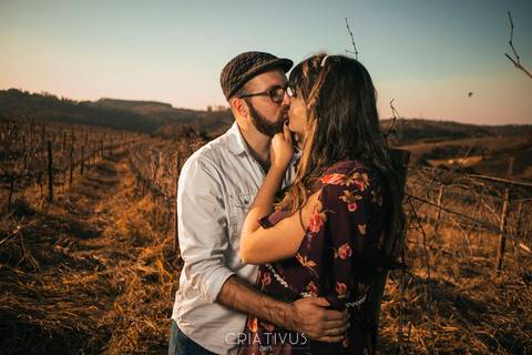 Inspiração e ideias criativas  ensaio fotográfico pré casamento de casal no Sitio Nosso Recanto Atibaia'