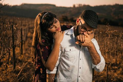 Inspiração e ideias criativas  ensaio fotográfico pré casamento de casal no Sitio Nosso Recanto Atibaia'