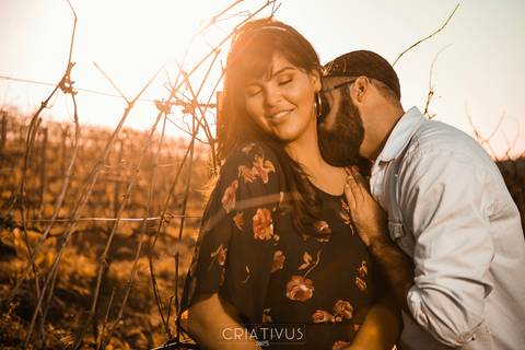 Inspiração e ideias criativas  ensaio fotográfico pré casamento de casal no Sitio Nosso Recanto Atibaia'