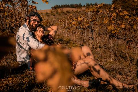 Inspiração e ideias criativas  ensaio fotográfico pré casamento de casal no Sitio Nosso Recanto Atibaia'