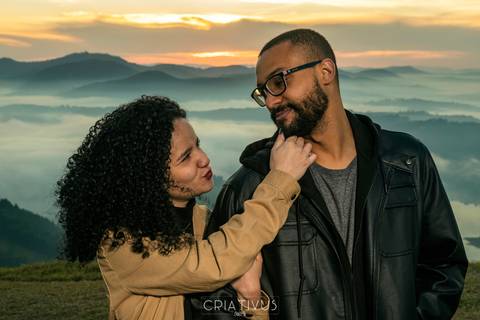 Inspiração e ideias criativas  ensaio fotográfico pré casamento de casal no Morro do Capuava'