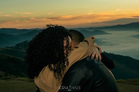 Inspiração e ideias criativas  ensaio fotográfico pré casamento de casal no Morro do Capuava'