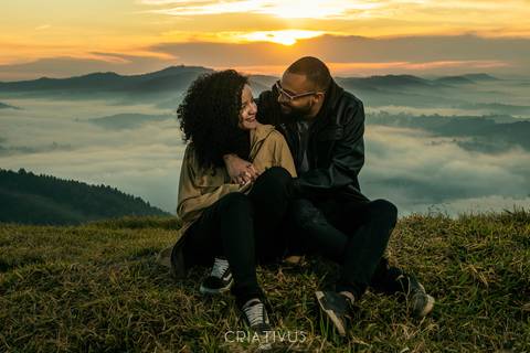 Inspiração e ideias criativas  ensaio fotográfico pré casamento de casal no Morro do Capuava'