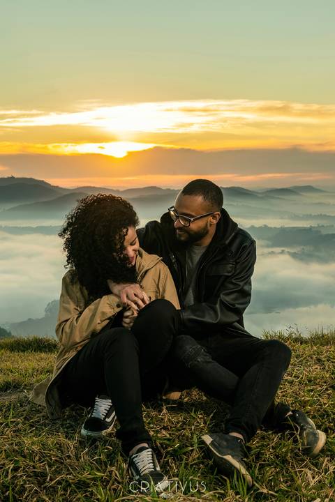 Inspiração e ideias criativas  ensaio fotográfico pré casamento de casal no Morro do Capuava'