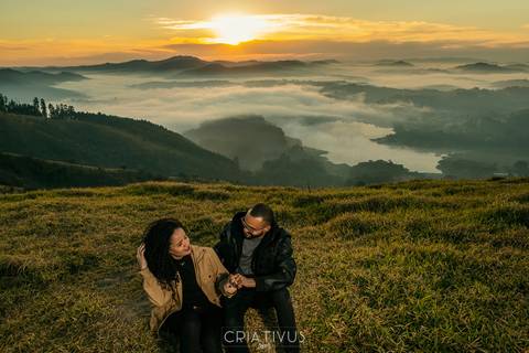 Inspiração e ideias criativas  ensaio fotográfico pré casamento de casal no Morro do Capuava'