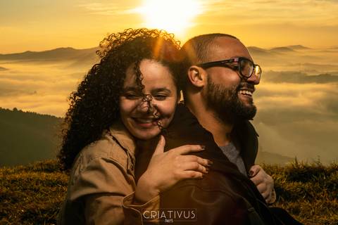 Inspiração e ideias criativas  ensaio fotográfico pré casamento de casal no Morro do Capuava'
