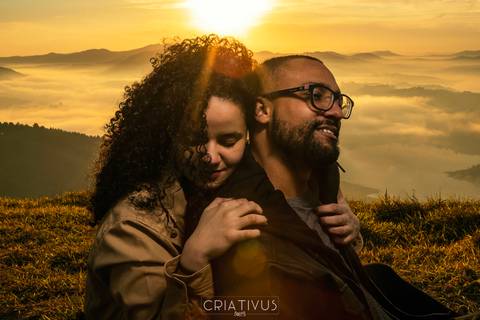 Inspiração e ideias criativas  ensaio fotográfico pré casamento de casal no Morro do Capuava'