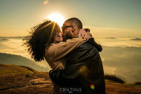 Inspiração e ideias criativas  ensaio fotográfico pré casamento de casal no Morro do Capuava'