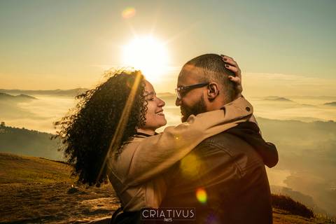 Inspiração e ideias criativas  ensaio fotográfico pré casamento de casal no Morro do Capuava'