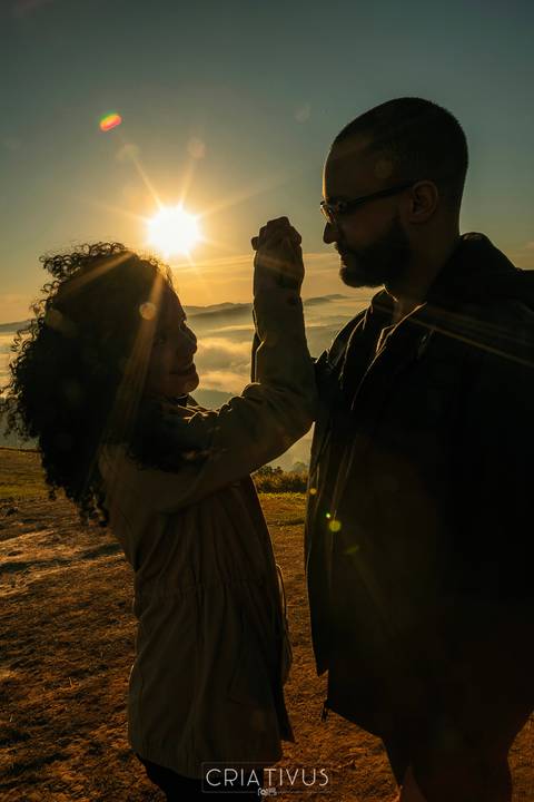 Inspiração e ideias criativas  ensaio fotográfico pré casamento de casal no Morro do Capuava'