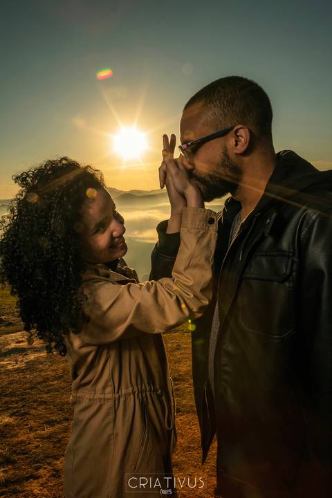 Inspiração e ideias criativas  ensaio fotográfico pré casamento de casal no Morro do Capuava'
