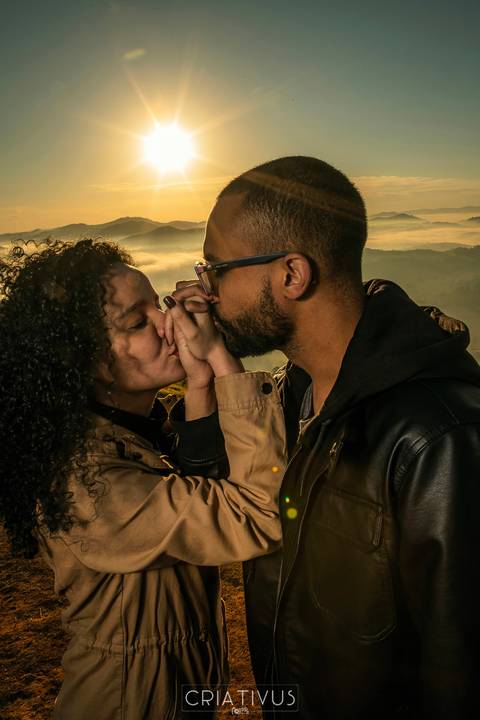 Inspiração e ideias criativas  ensaio fotográfico pré casamento de casal no Morro do Capuava'