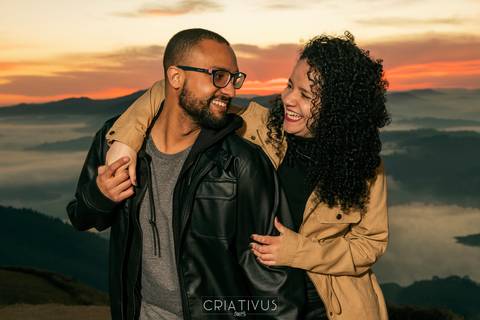 Inspiração e ideias criativas  ensaio fotográfico pré casamento de casal no Morro do Capuava'