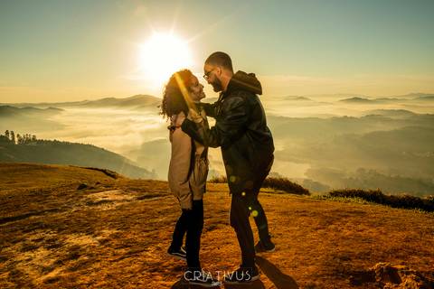 Inspiração e ideias criativas  ensaio fotográfico pré casamento de casal no Morro do Capuava'