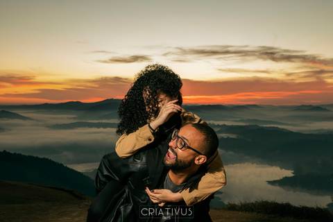 Inspiração e ideias criativas  ensaio fotográfico pré casamento de casal no Morro do Capuava'