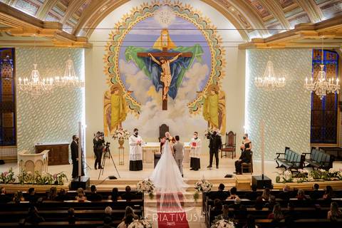 Inspiração e ideias criativas de fotos fotográfico de casamento na igreja Paróquia Santíssima Trindade Butantã'
