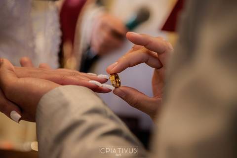 Inspiração e ideias criativas de fotos fotográfico de casamento na igreja Paróquia Santíssima Trindade Butantã'