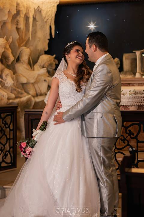 Inspiração e ideias criativas de fotos fotográfico de casamento na igreja Paróquia Santíssima Trindade Butantã'