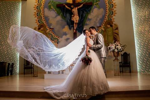 Inspiração e ideias criativas de fotos fotográfico de casamento na igreja Paróquia Santíssima Trindade Butantã'