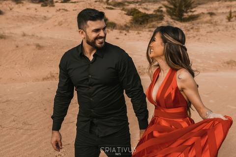 Inspiração e ideias criativas  ensaio fotográfico pré casamento de casal nas Dunas Do Araçá-Ilha Comprida
'