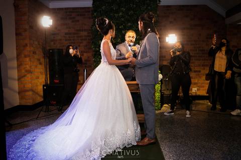 Ensaio fotográfico de casamento com os noivos Editorial Dreams no Espaço Splendour em Osasco-SP'